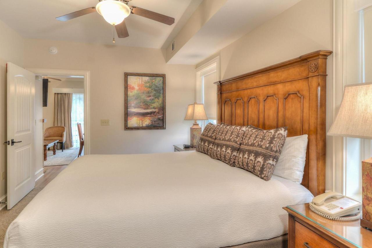 Riverstone & Hotel Pigeon Forge