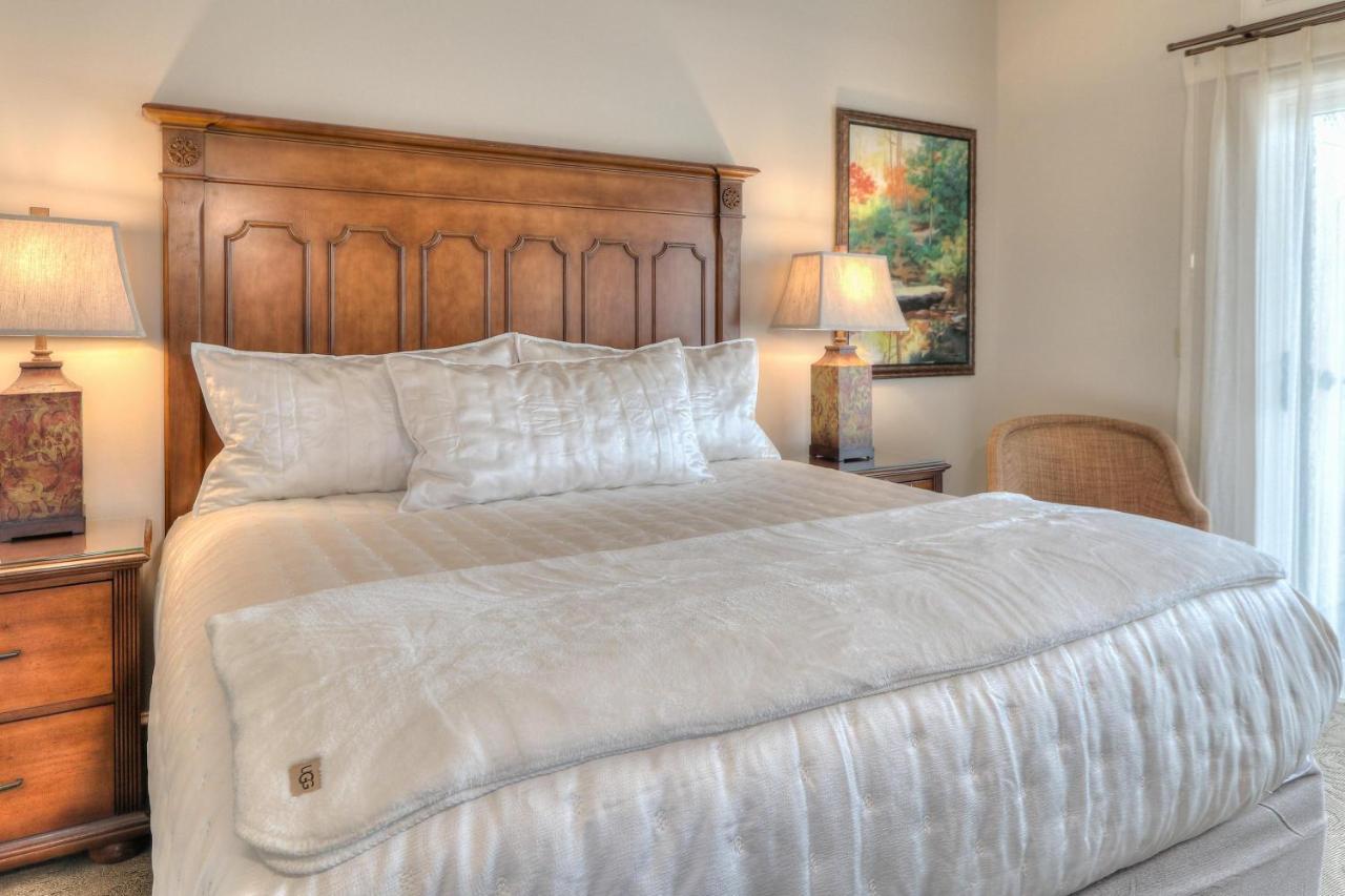 Riverstone & Hotel Pigeon Forge